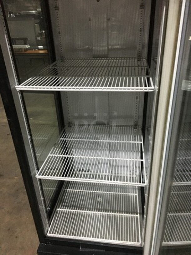 True Commercial Single Door Reach In Cooler Merchandiser! With Glass On Both Sides! Model GEM23 Serial 14686560! 115V 1Phase! - Image 5 of 8
