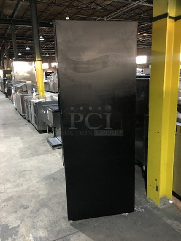 True Commercial Reach In Cooler Merchandiser! With 2 Sliding Doors! Model GDM47 Serial 13406454! 115V 1Phase! - Image 3 of 8