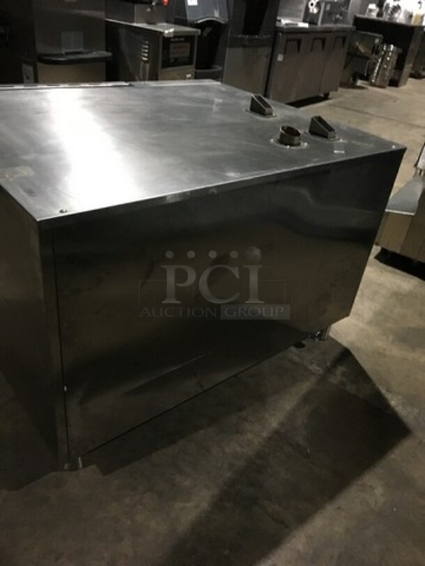 Electrolux Natural Gas Powered Air-O-Convect Combi Oven! With View Through Door! All Stainless Steel Body! Model AOS062GKP1 Serial 40510001! 120V! On Legs! - Image 4 of 12