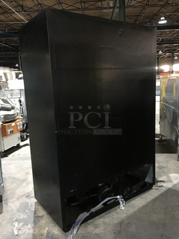 True Commercial Reach In Cooler Merchandiser! With 2 Sliding Doors! Model GDM47 Serial 13406454! 115V 1Phase! - Image 4 of 8