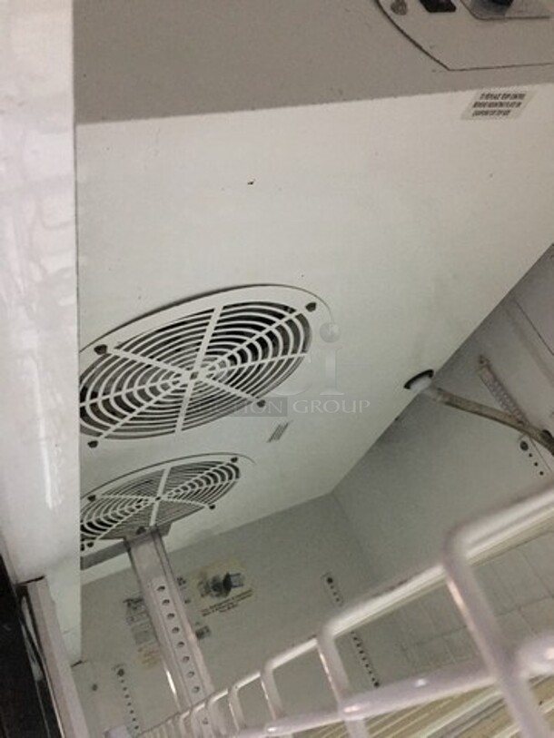 True Commercial Reach In Cooler Merchandiser! With 2 Sliding Doors! Model GDM47 Serial 13406454! 115V 1Phase! - Image 6 of 8