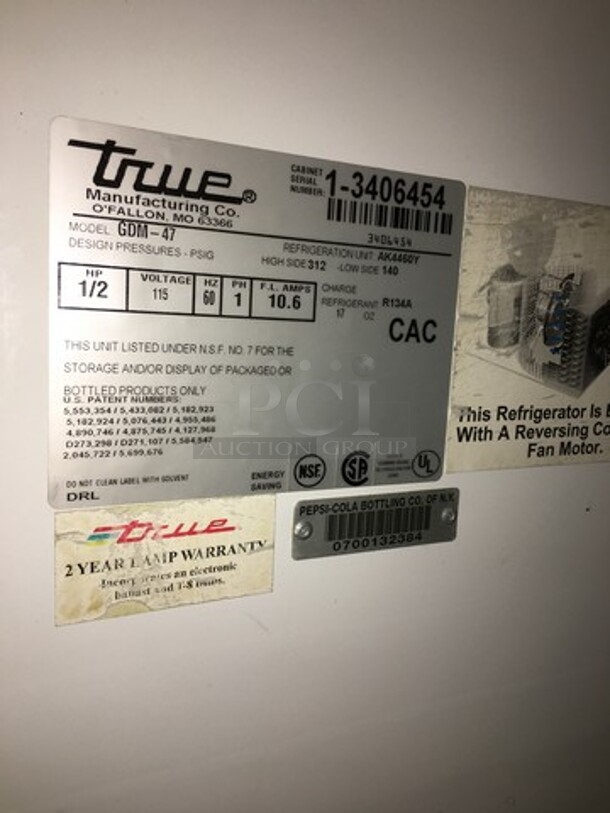True Commercial Reach In Cooler Merchandiser! With 2 Sliding Doors! Model GDM47 Serial 13406454! 115V 1Phase! - Image 7 of 8