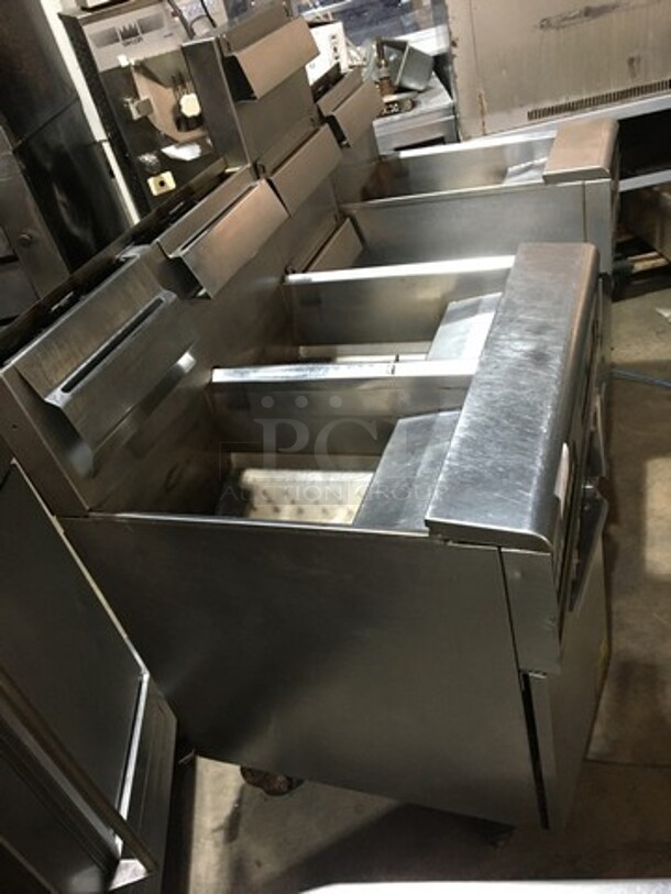 AMAZING! Frymaster Commercial Natural Gas Powered 3 Bay Deep Fat Fryer! With Fry Basket Hanging Station! With Backsplash! With Oil Filter System! All Stainless Steel! Model FMPH355CSC Serial 0803IJ0022! On Casters! Working When Removed! - Image 2 of 12