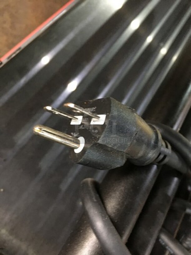 Great! APW Wyott Counter Top Hot Dog Roller Grill! All Stainless Steel! Model HRS755T Serial 8179618030441! 208/240V 1 Phase!  - Image 9 of 9