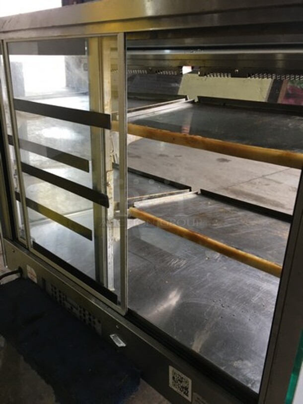 Vendo Commercial Countertop Food Warming Display Case! Glass All Around Showcase Style! All Stainless Steel! Serial 1331771! 115V 1Phase! - Image 6 of 11