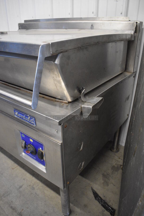 BEAUTIFUL! Cleveland Stainless Steel Commercial Floor Style Braising Pan. 46x38x44 - Image 10 of 10