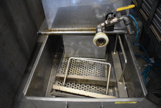 NICE! Stainless Steel Commercial Floor Style Grease Filtration System. 16x24x18 - Image 2 of 8