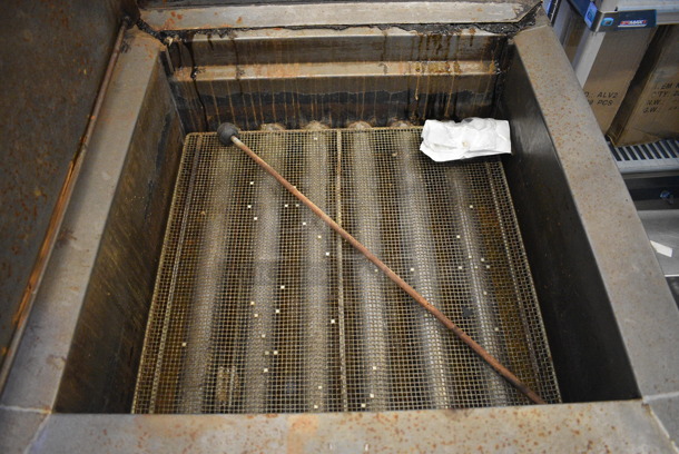 GREAT! Pitco Frialator Model 24P-E Stainless Steel Commercial Floor Style Natural Gas Powered Donut Fryer. 30x44x55 - Image 4 of 6