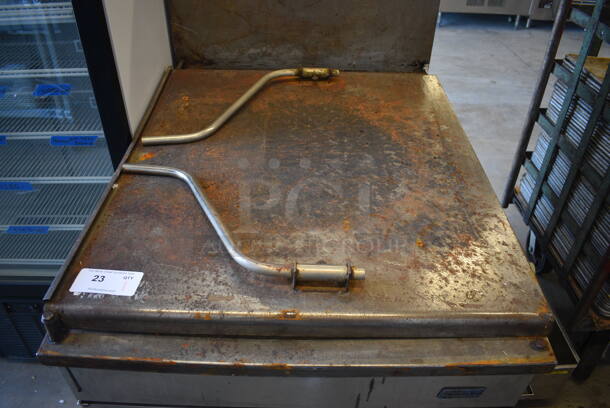 GREAT! Pitco Frialator Model 24P-E Stainless Steel Commercial Floor Style Natural Gas Powered Donut Fryer. 30x44x55 - Image 3 of 6