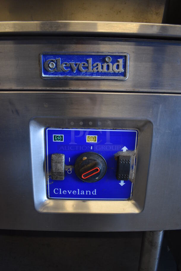 BEAUTIFUL! Cleveland Stainless Steel Commercial Floor Style Braising Pan. 46x38x44 - Image 4 of 10