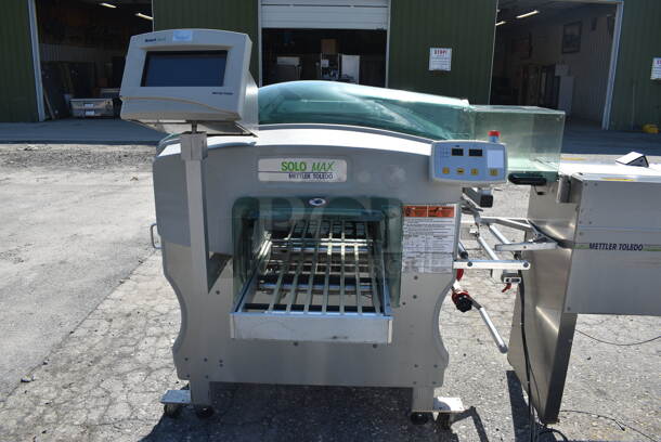 MARVELOUS! 12' Mettler Toledo Model 0647 Solo Max Commercial Floor Style Scale w/ Model 8270 Stainless Steel Labeler and Model 0925 Stainless Steel Conveyor. 115 Volts, 1 Phase. 140x52x69 - Image 10 of 12