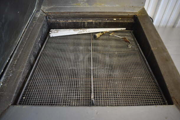 AWESOME! Pitco Frialator Model DD24RUFM Stainless Steel Commercial Floor Style Natural Gas Powered Donut Fryer. 72,000 BTU. 29x44x61 - Image 5 of 8