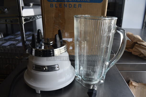 BRAND NEW SCRATCH AND DENT! Waring Model 51BL32 Metal Commercial Countertop Blender Base w/ Glass Pitcher. Does Not Have Lid. 120 Volts, 1 Phase. 7x7x15. Tested and Working! - Image 5 of 8