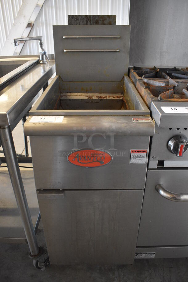 NICE! 2018 Avantco Model FF300-N Stainless Steel Commercial Floor Style Natural Gas Powered Deep Fat Fryer. 90,000 BTU. 15.5x30x46 - Image 4 of 8