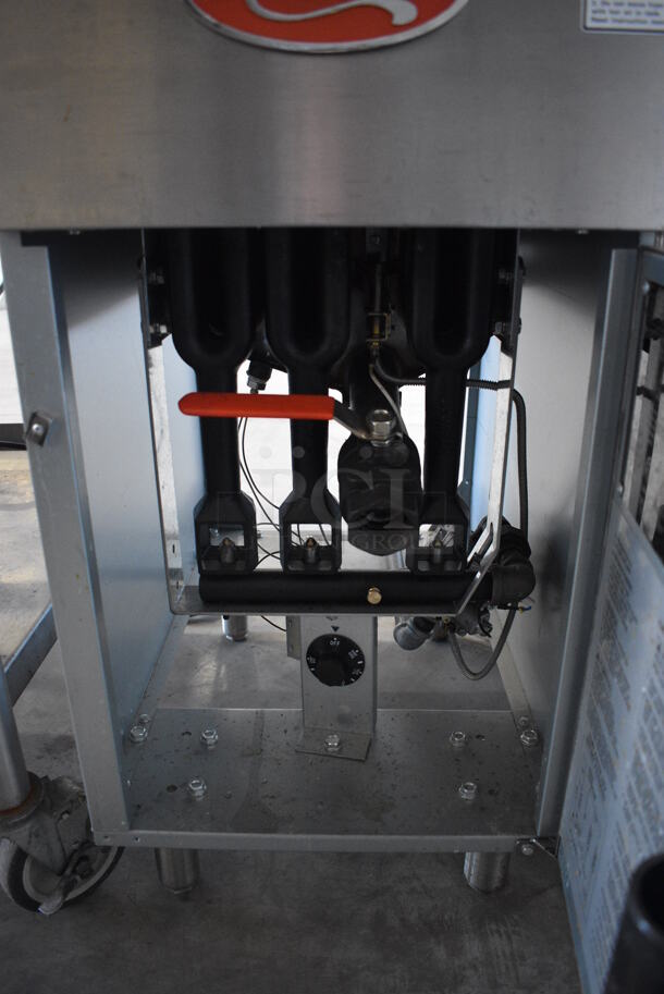 NICE! 2018 Avantco Model FF300-N Stainless Steel Commercial Floor Style Natural Gas Powered Deep Fat Fryer. 90,000 BTU. 15.5x30x46 - Image 6 of 8