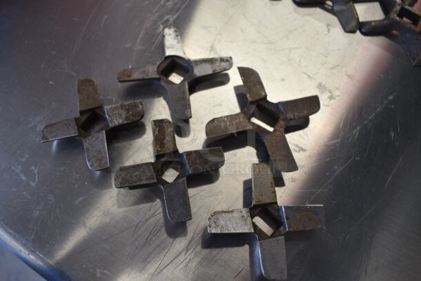 5 Metal Meat Grinder Knives. 3x3x0.5. 5 Times Your Bid! - Image 4 of 4