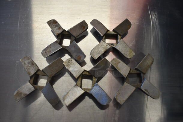 5 Metal Meat Grinder Knives. 3x3x0.5. 5 Times Your Bid! - Image 3 of 4