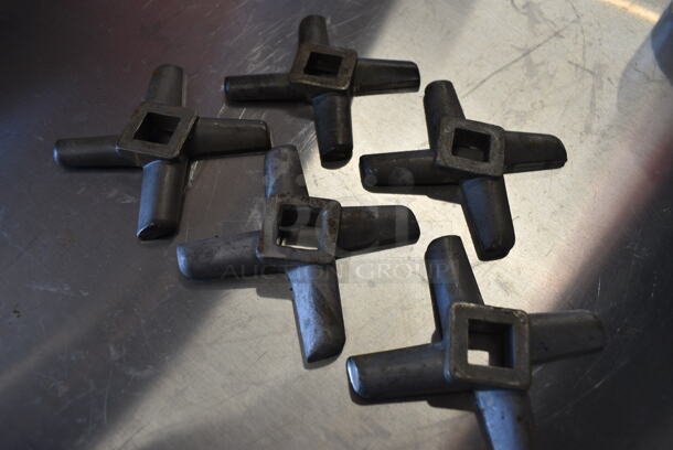 5 Metal Meat Grinder Knives. 3.5x3.5x0.5. 5 Times Your Bid! - Image 2 of 4