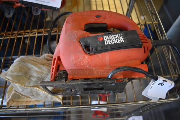 Black & Decker Model JS515 Electric Powered Sander. 120 Volts, 1 Phase. 9x4x9. Tested and Working!