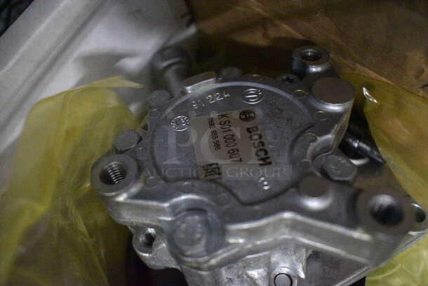 Bosch K S01 000 607 Metal Power Steering Pump. 6x6x5 - Image 2 of 3