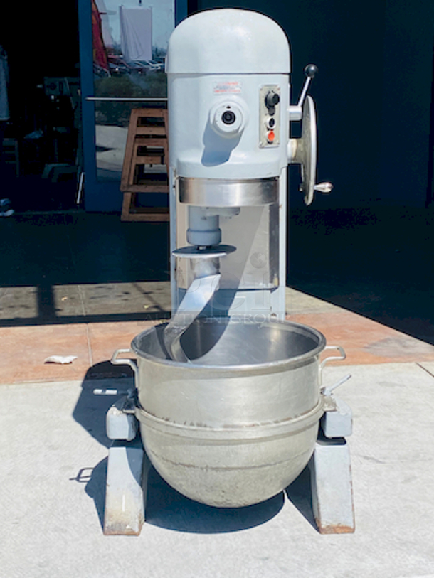 AMAZING!!! Hobart HL 800  80 Qt. Commercial Planetary Floor Mixer - 200/240V, 3 Phase, 3 hp With Bowl Lift.    Includes 80qt Bowl and Dough Hook  Overall Dimensions: Width: 28" Depth: 33" Height: 39" - Image 1 of 5