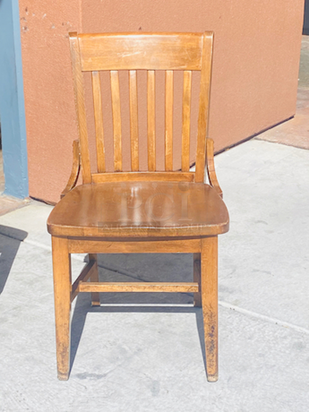 AWESOME!! Set of 4 Vertical Slat Wood Restaurant Chairs. 

17x16x35

3x Your Bid

