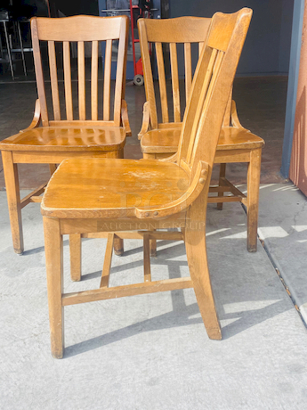 BEAUTIFUL! Solid Wood Vertical Slat Chairs with Rounded Back. 

17x16x35

3x Your Bid
 - Image 2 of 6