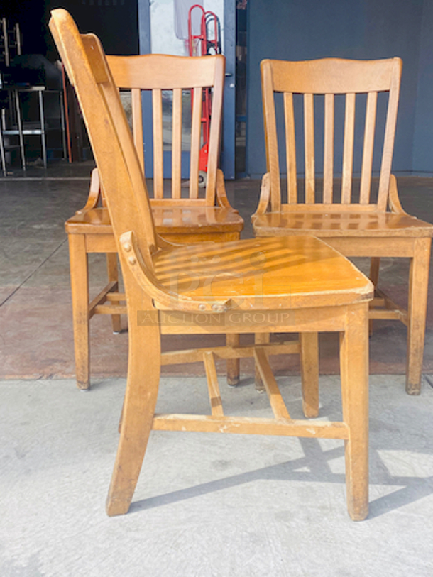 BEAUTIFUL! Solid Wood Vertical Slat Chairs with Rounded Back. 

17x16x35

3x Your Bid
 - Image 5 of 6