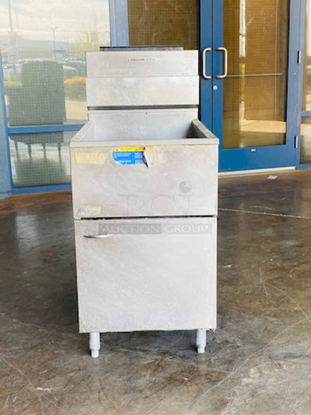 EXCELLENT! Pitco 65C+ Deep Fryer.

Oil Capacity 65-80 lbs, 18 x 18” fry area, 150,000btu/hr

20x34-1/2x47 - Image 2 of 8