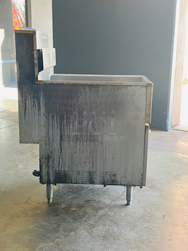 EXCELLENT! Pitco 65C+ Deep Fryer.

Oil Capacity 65-80 lbs, 18 x 18” fry area, 150,000btu/hr

20x34-1/2x47 - Image 3 of 8
