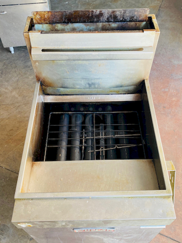AWESOME! Vulcan LG500-1 65-70 lb. Natural Gas Floor Fryer - 150,000 BTU

Overall Dimensions:
Left to Right: 21"
Front to Back: 29 1/2"
Height: 47 5/8"
Frying Area: 19 1/2" x 14"
Oil Capacity: 65-70 lb. - Image 7 of 7