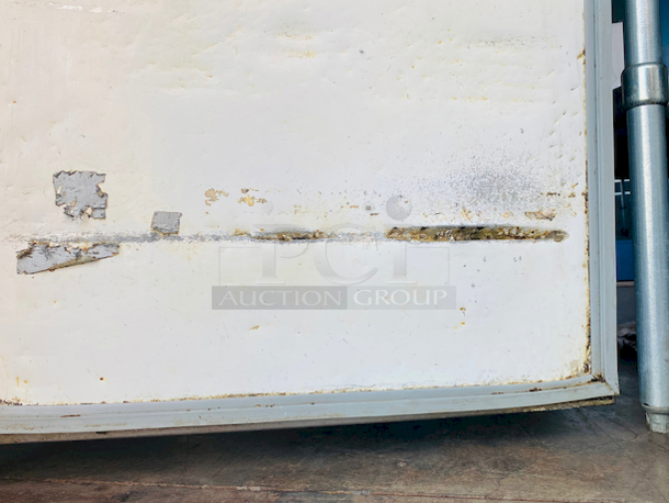 SWEET! True TUC-27 27" W Undercounter Refrigerator w/ (1) Section & (1) Right Hinge Door, 115v.

Tested. Turns on and gets down to temperature. 

27-1⁄2 in. W x 30 in. D x 36 in. H
2 A, 1⁄6 HP
115 V/60 Hz/1 ph, 7-ft. cord with a NEMA 5-15P plug

Damage to the interior of the door. - Image 9 of 10