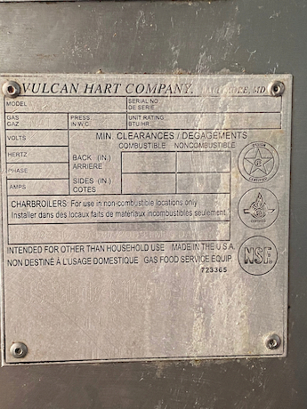LINE SAVER! Vulcan VTEC25 Natural Gas 25" Infrared Charbroiler - 44,000 BTU

Overall Dimensions:
Width: 25 3/8"
Depth: 35 1/8"
Height: 16 3/8"

Broiling Area Dimensions:
Width: 22"
Depth: 25 1/4"

Equipment Stand Not Included. - Image 10 of 11