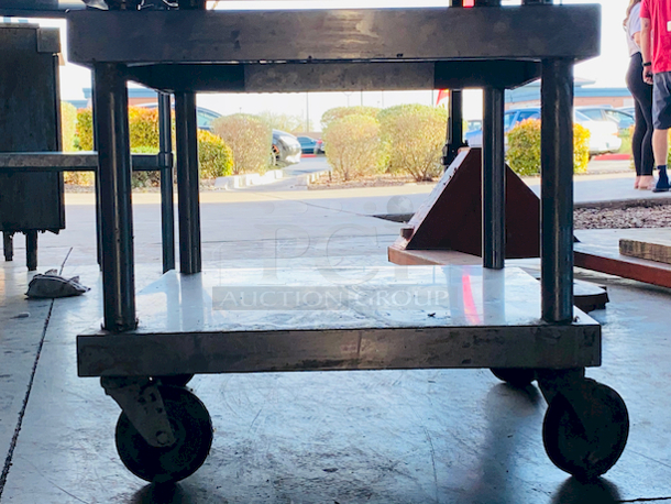 SWEET! Stainless Steel Equipment Stand with Undershelf on Commercial Casters.

26x30x24


 - Image 8 of 8