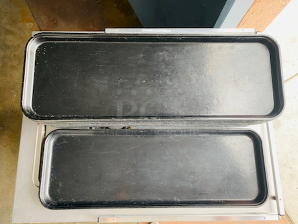 HUGE LOT! 14 Carlisle 269FMT - Fiberglass Market Tray - 25-1/2"Wx8-3/4"D 

Go perfect with Lot #5 Dry Display Case.

14x Your Bid - Image 1 of 4