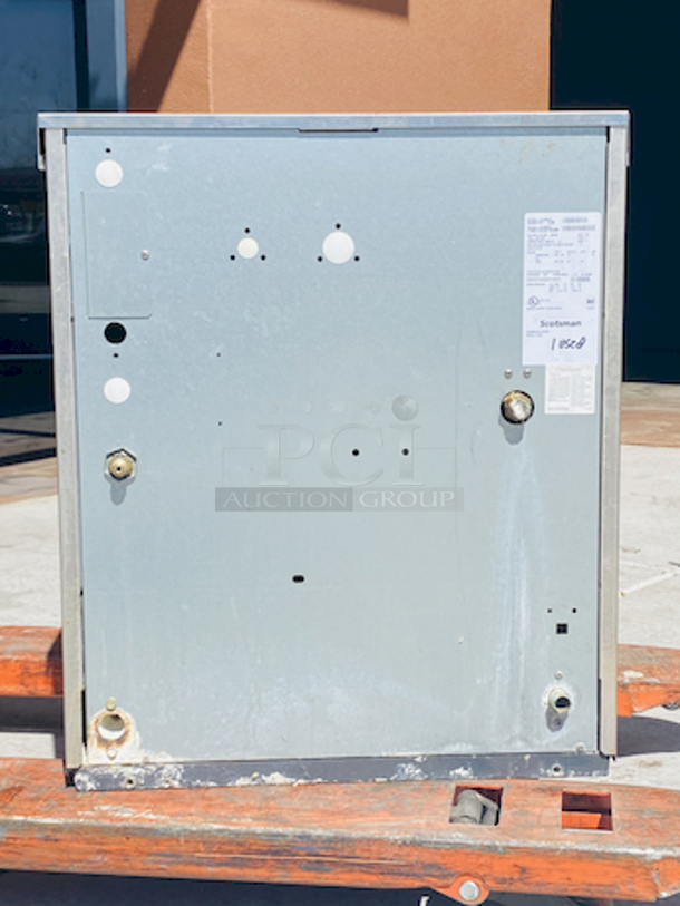 NUGGETS STYLE ICE! Scotsman N0922W-32B 1094 Lb Nugget Ice Machine - Water Cooled, Prodigy Series Ice Maker. removed From Raising Cane's Nugget style ice Water-cooled, self-contained condenser Up to 1094 lb production/24 hours Stainless steel finish 208-230 volts, 60 Hz, 1-phase, 17.9 amps UL, NSF, CE 22.9” x 24” x 27”	 - Image 4 of 10