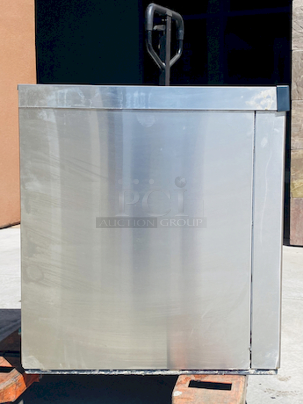 NUGGETS STYLE ICE! Scotsman N0922W-32B 1094 Lb Nugget Ice Machine - Water Cooled, Prodigy Series Ice Maker. removed From Raising Cane's Nugget style ice Water-cooled, self-contained condenser Up to 1094 lb production/24 hours Stainless steel finish 208-230 volts, 60 Hz, 1-phase, 17.9 amps UL, NSF, CE 22.9” x 24” x 27”	 - Image 6 of 10