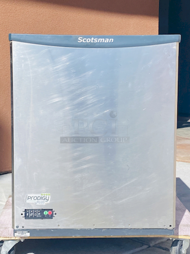 NUGGETS STYLE ICE! Scotsman N0922W-32B 1094 Lb Nugget Ice Machine - Water Cooled, Prodigy Series Ice Maker. removed From Raising Cane's Nugget style ice Water-cooled, self-contained condenser Up to 1094 lb production/24 hours Stainless steel finish 208-230 volts, 60 Hz, 1-phase, 17.9 amps UL, NSF, CE 22.9” x 24” x 27”	