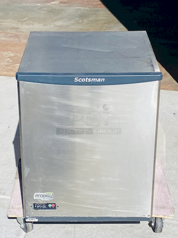 NUGGETS STYLE ICE! Scotsman N0922W-32A 1094 Lb Nugget Ice Machine - Water Cooled, Prodigy Series Ice Maker. removed From Raising Cane's Nugget style ice Water-cooled, self-contained condenser Up to 1094 lb production/24 hours Stainless steel finish 208-230 volts, 60 Hz, 1-phase, 17.9 amps UL, NSF, CE 22.9” x 24” x 27”	