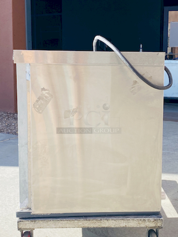 NUGGETS STYLE ICE! Scotsman N0922W-32A 1094 Lb Nugget Ice Machine - Water Cooled, Prodigy Series Ice Maker. removed From Raising Cane's Nugget style ice Water-cooled, self-contained condenser Up to 1094 lb production/24 hours Stainless steel finish 208-230 volts, 60 Hz, 1-phase, 17.9 amps UL, NSF, CE 22.9” x 24” x 27”

Missing Face cover.	 - Image 3 of 12