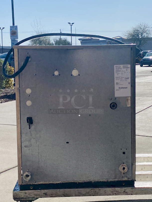 NUGGETS STYLE ICE! Scotsman N0922W-32A 1094 Lb Nugget Ice Machine - Water Cooled, Prodigy Series Ice Maker. removed From Raising Cane's Nugget style ice Water-cooled, self-contained condenser Up to 1094 lb production/24 hours Stainless steel finish 208-230 volts, 60 Hz, 1-phase, 17.9 amps UL, NSF, CE 22.9” x 24” x 27”

Missing Face cover.	 - Image 4 of 12