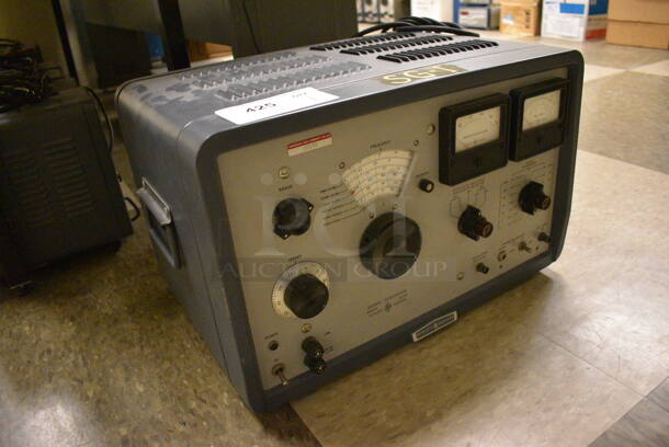 Hewlett Packard HP Model 606A Metal Signal Generator. 20x14x12.5. (Midtown 2: Room 105) - Image 2 of 5