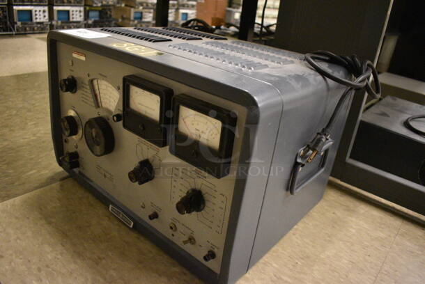 Hewlett Packard HP Model 606A Metal Signal Generator. 20x14x12.5. (Midtown 2: Room 105) - Image 4 of 5