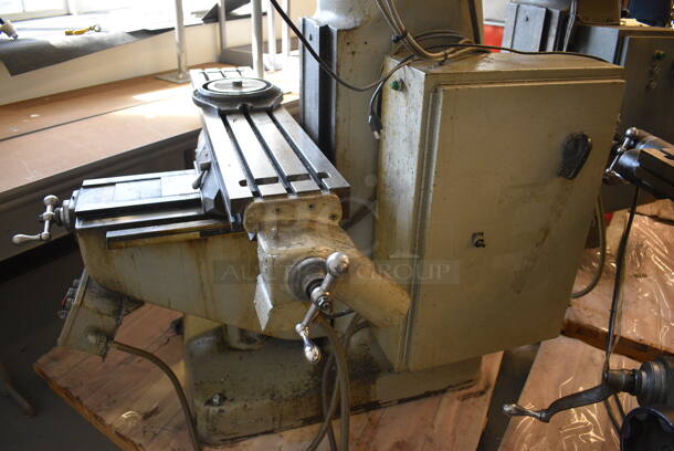 SWEET! Bridgeport Metal Commercial Floor Style Milling Machine. 200/400 Volts, 3 Phase. 59x65x82 (Midtown 1: Room 122) - Image 5 of 11