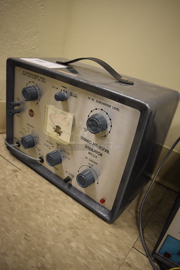 WR-52A Metal Stereo FM Signal Simulator. 13.5x7.5x10.5. (Midtown 2: Room 105) - Image 2 of 8