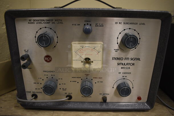 WR-52A Metal Stereo FM Signal Simulator. 13.5x7.5x10.5. (Midtown 2: Room 105) - Image 4 of 8