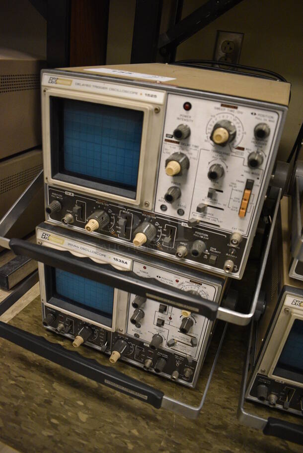 2 BK Precision Metal Units; Model 1525 Delayed Trigger Oscilloscope and Model 1535A  15MHz Oscilloscope. 110-120/220-240 Volts. 11x16x8. 2 Times Your Bid! (Midtown 2: Room 105) - Image 4 of 6