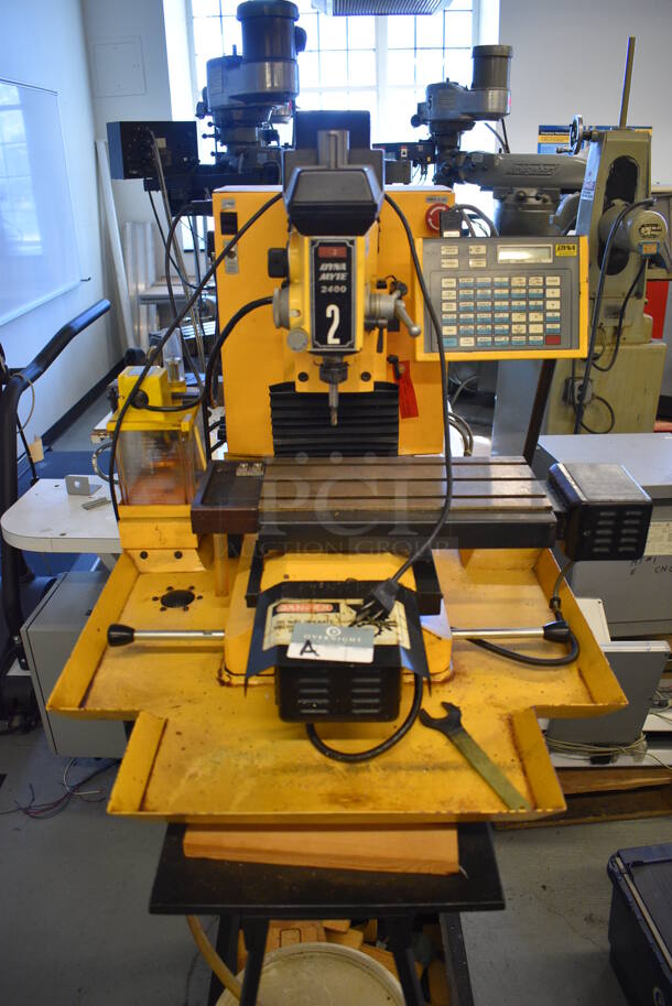 WOW! Dyna Myte Model 2400 Metal Commercial Countertop Vertical Milling Machine on Metal Cart w/ Additional Pieces. 30x34x28, Cart: 22x50x55 (Midtown 1: Room 122) - Image 4 of 12