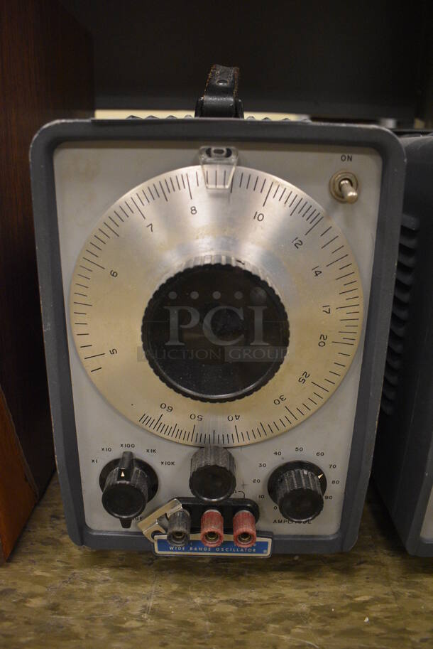 3 Hewlett Packard HP Model 200CE Metal Wide Range Oscillator. 7x13x11. 3 Times Your Bid! (Midtown 2: Room 105) - Image 2 of 7