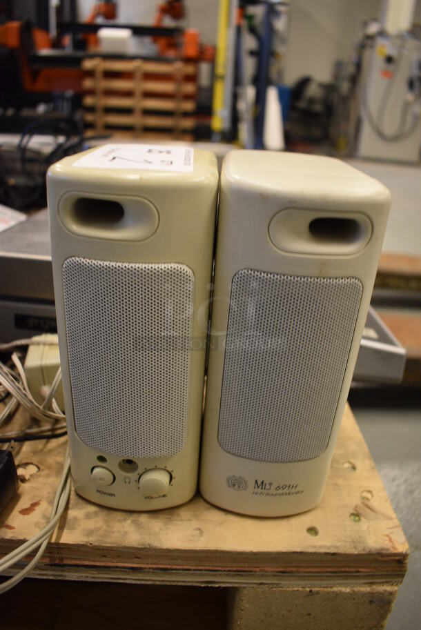 ALL ONE MONEY! Lot of MLT 691H Hi-Fi sound Monitor Speakers! 3x4.5x7 (Midtown 1: Room 122) - Image 1 of 3